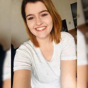 Meet your Posher, Chloe